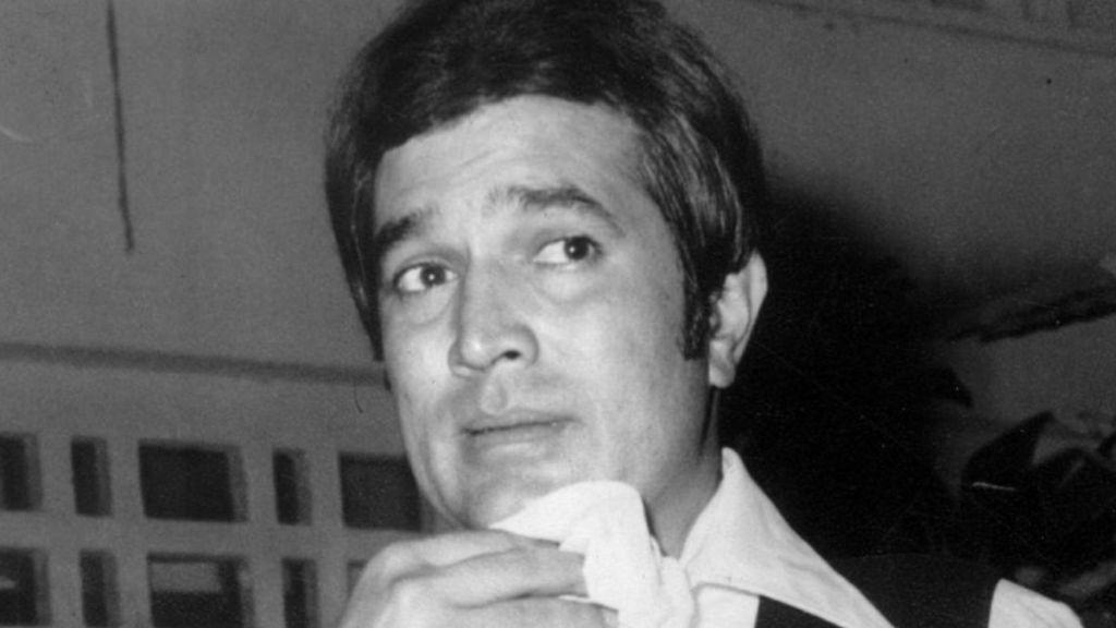 Superstar Rajesh Khanna stardom stories and car lipstick marks with female fans Superstar Rajesh Khanna stardom stories and car lipstick marks with female fans