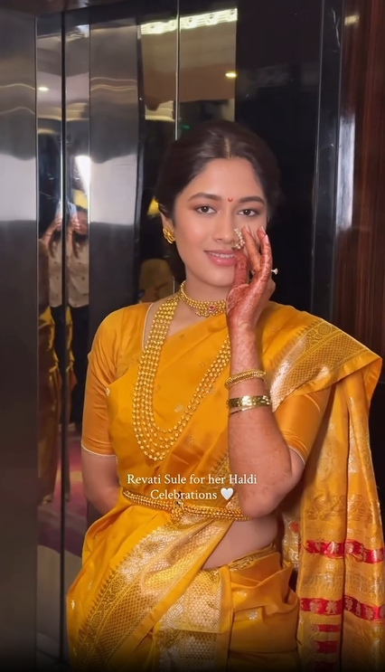 Revati Sule Haladi Look Yellow Nauvari Saree