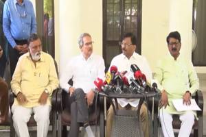 Sanjay Raut speaking on Shiv Sena rebel MPs at press conference | Shiv Sena Matoshree meeting insider details by Sanjay Raut | संजय राऊत शिवसेना बंडखोर खासदारांवर कडाडून बोलताना | मातोश्री बैठक साईबाबा शपथ संजय राऊत खुलासा