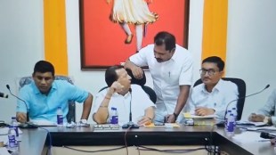 Akola Municipal Corporation meeting controversy | Vijay Agrawal standing committee chairman Akola | Corporator husband ruckus in Akola corporation | Akola municipal corporation security guards suspended