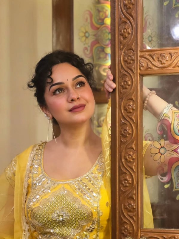 Sukhada Khandkekar Yellow Dress Look
