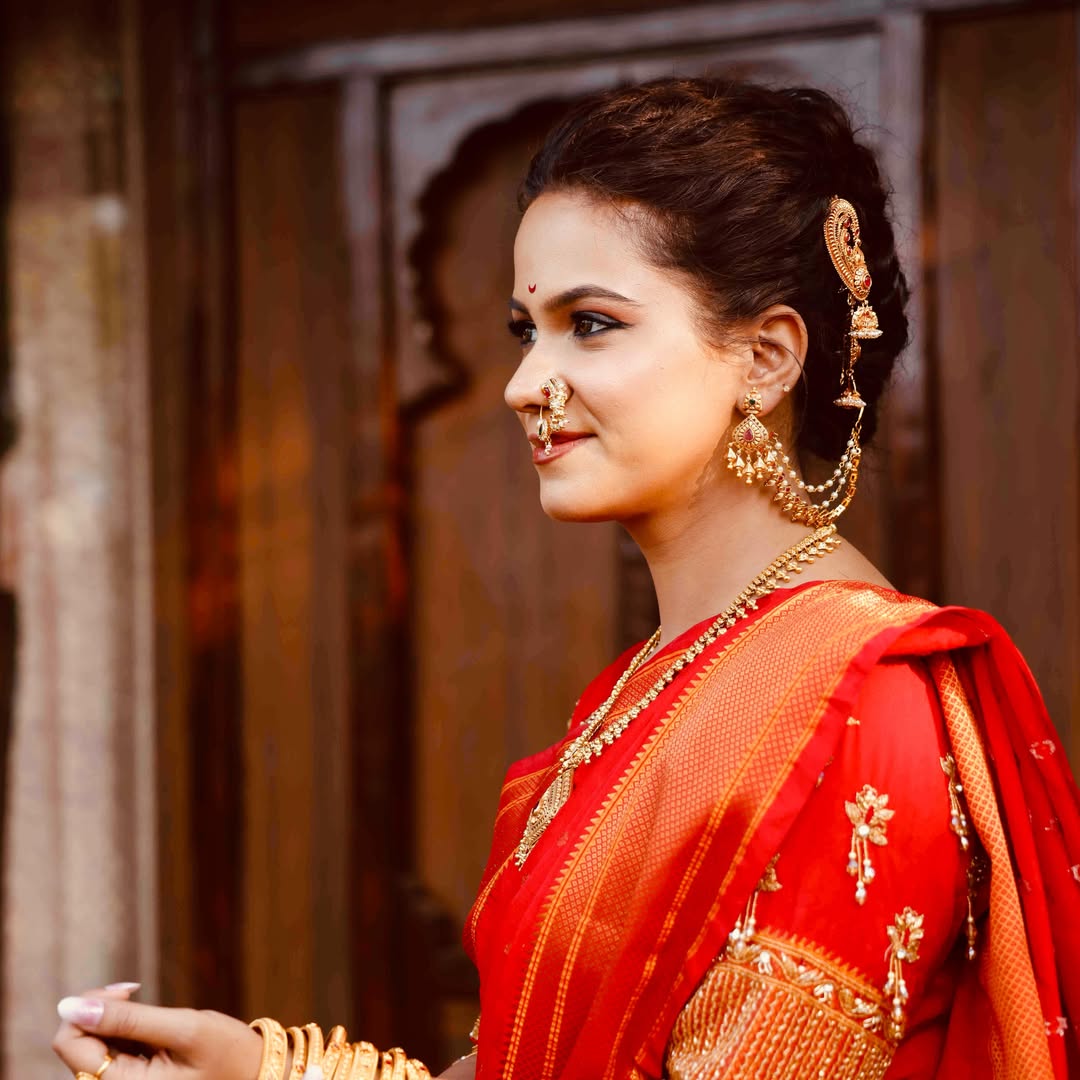 Tejashree Walavalkar Red Paithani Saree Look