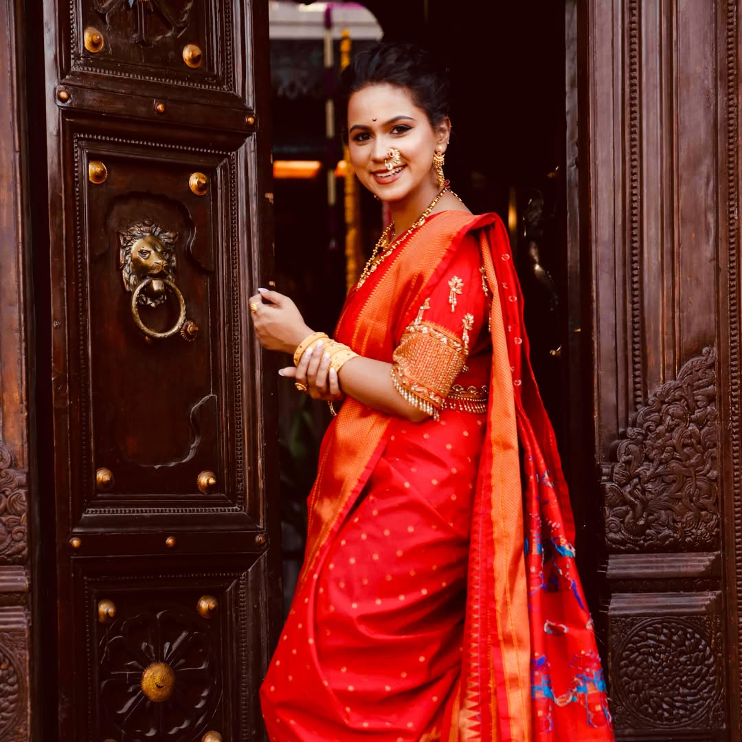 Tejashree Walavalkar Red Paithani Saree Look