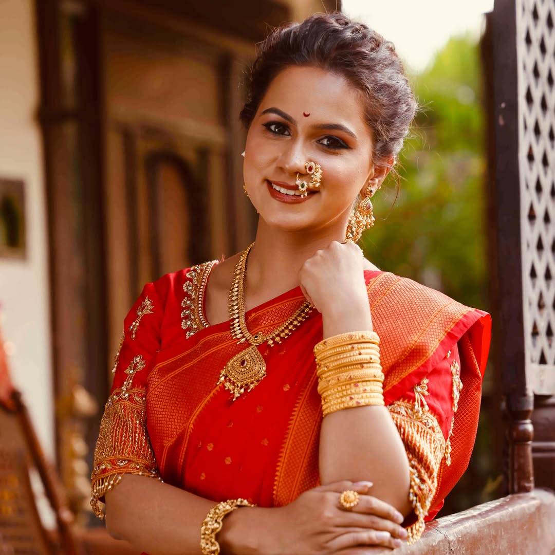 Tejashree Walavalkar Red Paithani Saree Look