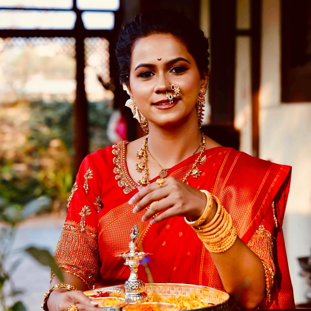 Tejashree Walavalkar Red Paithani Saree Look