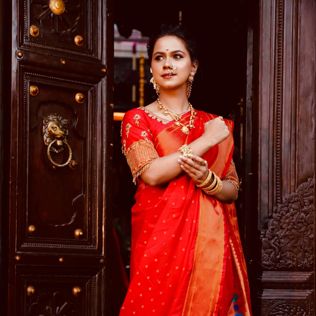 Tejashree Walavalkar Red Paithani Saree Look