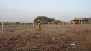 shirur water crisis hattidoh bund ghod river pune | chinchani dam water level depletion kukadi canal project | kanhur mesai hiware kendur pabal water tanker | pritam patil shirur municipal council drought maharashtra