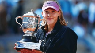 Mirra Andreeva French Open champion | Maja Chwalinska tennis final Paris | Youngest Grand Slam winner women tennis | French Open 2026 latest sports news