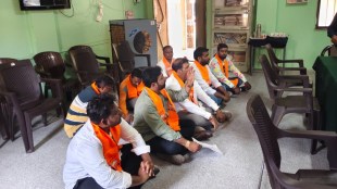 mns protest in akola education office | private schools reopening in vidarbha before 30 june | akola school news update today | high court order on school reopening maharashtra