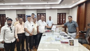 Kolhapur Mahalaxmi temple development plan | Ambabai mandir development project shopkeepers protest | Kolhapur local traders rehabilitation demand | Karveer Nivasini Ambabai mandir news updates