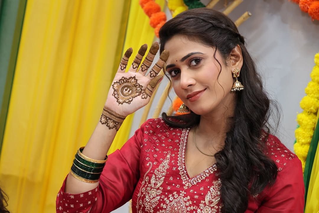 Yogita Chavan Golden Saree Look