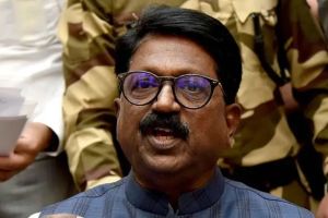 Uddhav Thackeray Shivsena MP Whip action updates | Arvind Sawant press conference on rebel MPs | उद्धव ठाकरे शिवसेना खासदार व्हीप नोटीस | अरविंद सावंत बंडखोर खासदार कारवाई