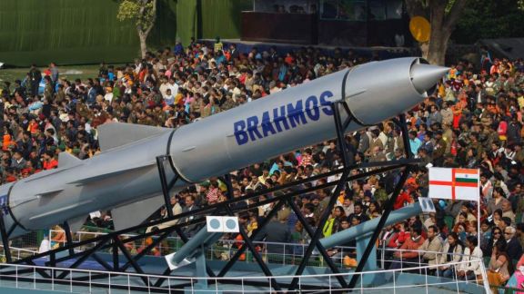 India deployed nuclear weapons SIPRI report | SIPRI Yearbook 2026 India China nuclear warheads comparison | भारताने पहिल्यांदाच तैनात केली अण्वस्त्रे सिपरी अहवाल | सिपरी इयरबुक २०२६ भारत चीन अणुबॉम्ब क्षमता
