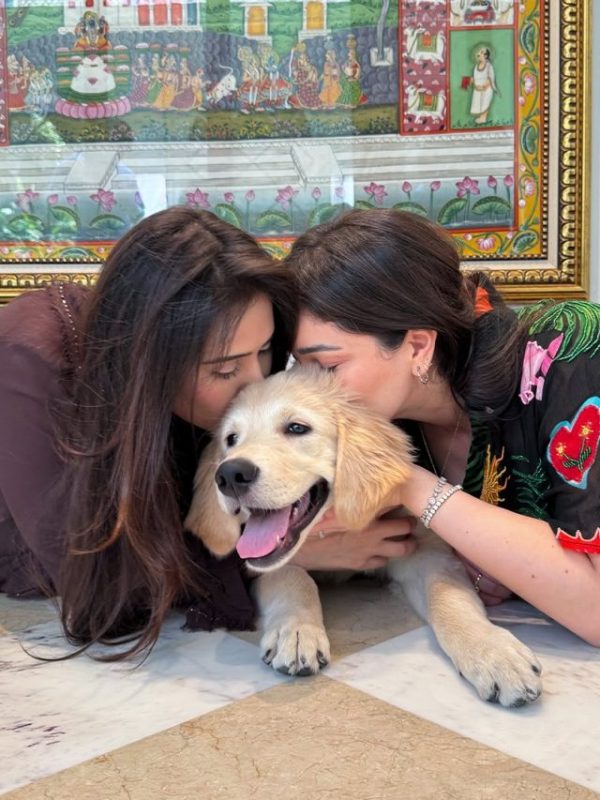 Sara Tendulkar and Sania chandok cute video viral