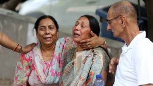 Delhi Hotel Fire Accident site in South Delhi | Gurgaon man dies family wiped out in fire | दिल्ली हॉटेल आग दुर्घटना ८ जणांचा मृत्यू | गुडगाव व्यक्तीचा मृत्यू संपूर्ण कुटुंब संपले