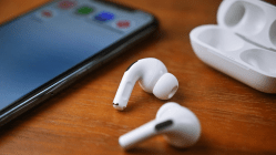 EarPods : इअर पाॅडच्या अतिवापर धोकादायक, बहिरेपणाच्या तक्रारी वाढल्या!