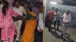 आरोपी दिसताच फुगेवाडीकरांचा संताप अनावर; सीआयडीच्या ताफ्यासमोर गोंधळ, दगडफेकीचा प्रयत्न