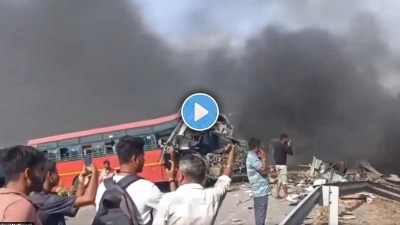 गुजरातमध्ये महाराष्ट्राच्या दोन एसटी बस एकमेकांना धडकल्या; ७ प्रवाशांचा होरपळून मृत्यू