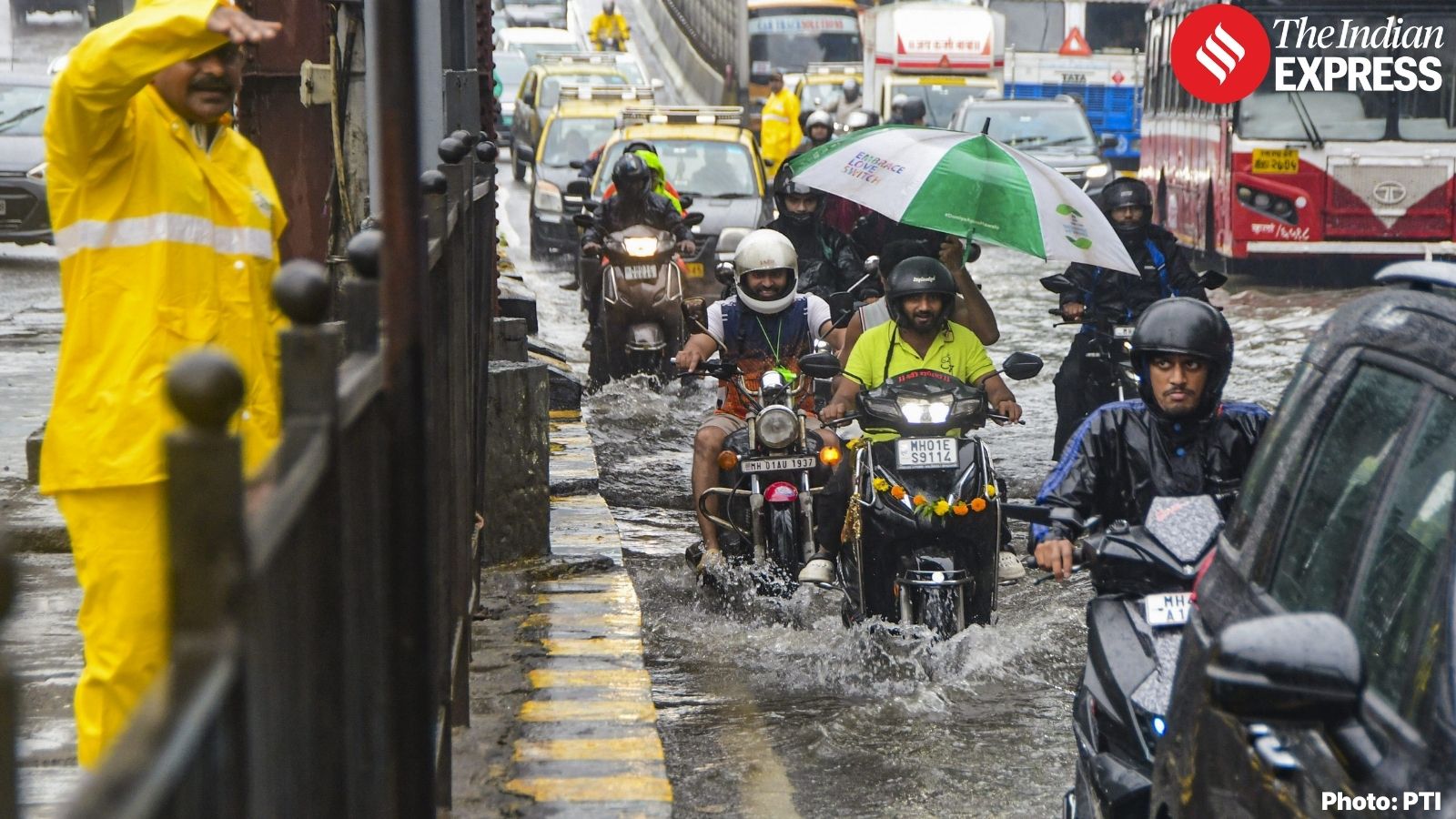 300 mm overnight rain batters Mumbai, disrupts traffic