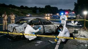 Karnataka man car bomb blast ex | Karnataka car explosion crime scene photo | कर्नाटकात कारमध्ये बॉम्बस्फोट | कार बॉम्बस्फोटात तरुणाचा मृत्यू
