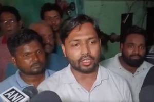 Khan Sir Patna Court Case relief update | Khan Sir arrest relief firing case news | खान सर पाटणा न्यायालय गोळीबार खटला दिलासा | खान सर अटक कारवाई स्थगिती बातमी
