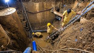 kurla water pipeline burst news | corporator amir khan bmc complaint | mumbai water supply disruption kurla | bmc commissioner ashwini bhide ward 162