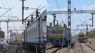Mumbai Chennai Railway Line technical work at yard | Solapur Railway Station Updates over bridge demolition | मुंबई चेन्नई रेल्वे मार्ग ओव्हरहेड वायर काम | सोलापूर रेल्वे स्टेशन बदल जुना पूल रेल्वे विकास