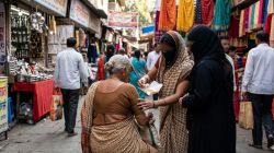 Pune Crime : पुण्याच्या तुळशीबागेत ज्येष्ठ महिलेची फसवणूक; स्वस्तात सोन्याचे आमिष दाखवून ५० हजारांचे दागिने लंपास