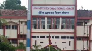 Doctors doing AICTS Pune Impella angioplasty surgery | एआयसीटीएस पुणे रुग्णालयातील हृदय तज्ज्ञ डॉक्टर | Veteran high risk heart surgery patient recovery | लष्करी रुग्णालयातील आधुनिक वैद्यकीय उपकरणे इम्पॅला