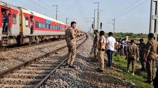 madhya-pradesh-morena-train-accident-rumor-fire-accident-patalkot-express 4 passenger death