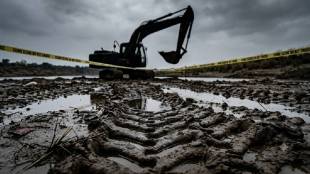 Gadchiroli illegal sand mining worker death | Desaiganj Kondhala sand ghat accident | Vilas Mahadev Devdhagale Vadsa | Maharashtra crime revenue department investigation