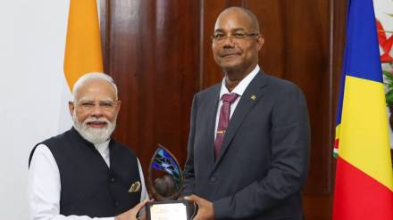 पंतप्रधान नरेंद्र मोदी यांना सेशेल्सचा सर्वोच्च नागरी सन्मान; ‘ब्ल्यू होरायझनचे संरक्षक’ पुरस्काराने गौरव