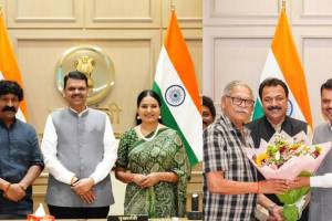 deool band 2 team meets cm devendra fadnavis pravin tarde wife snehal tarde