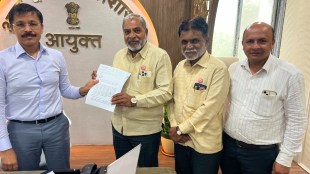 Raju Shetti Meets Tukaram Mundhe Over Turmeric Price Issue