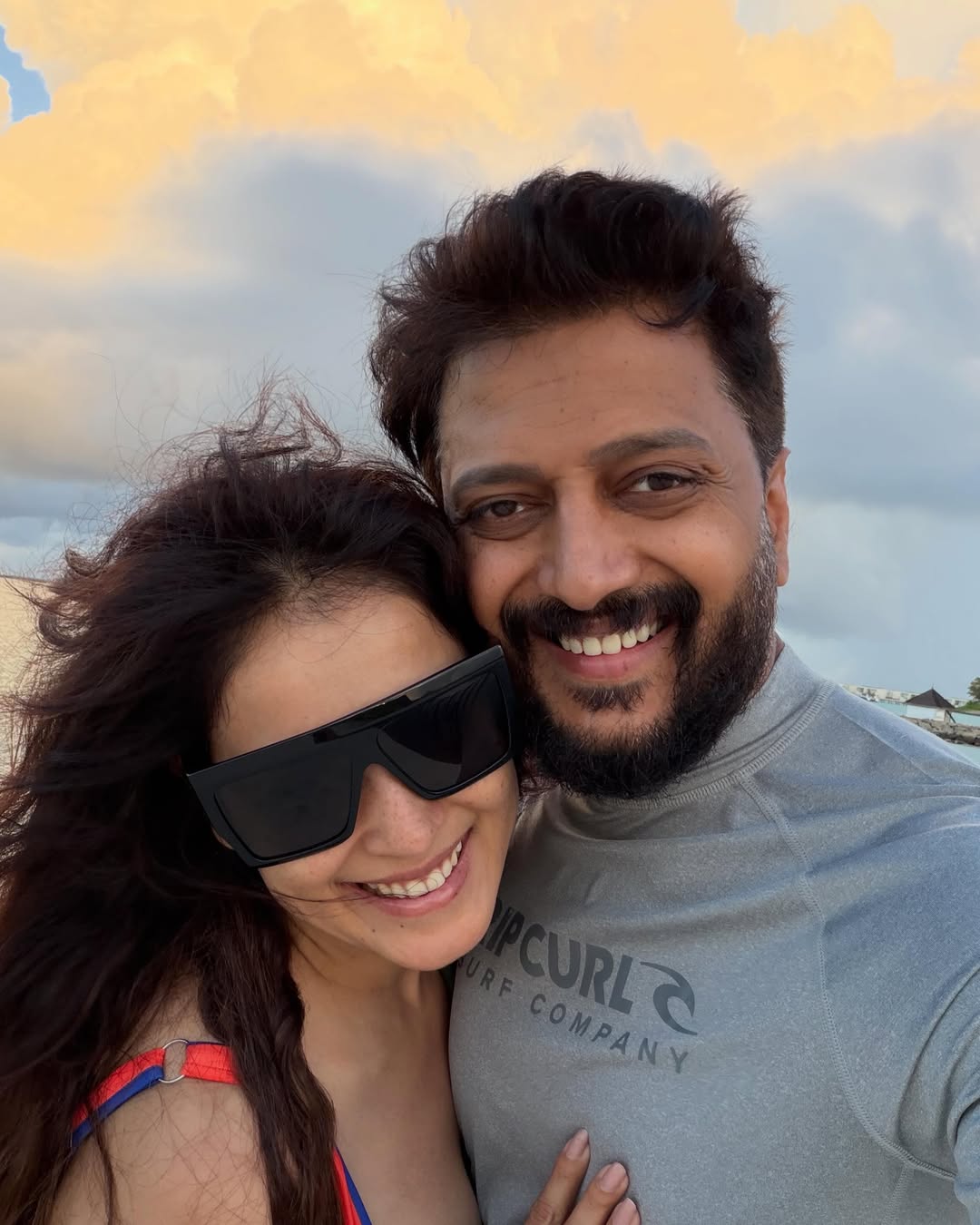 riteish deshmukh went to maldives along with wife and children rahyl deshmukh celebrate 10th birthday