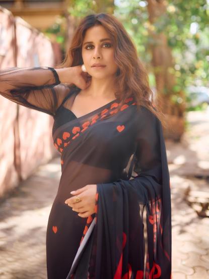 सईची 'मटका किंग' ही सीरिज अलीकडेच प्रदर्शित झाली. सध्या अभिनेत्री 'तुंबाडची मंजुळा' या चित्रपटामुळे चर्चेत आहे.