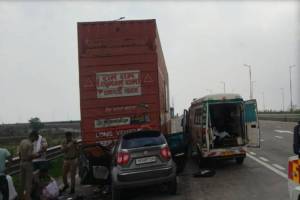 samruddhi expressway accident today live updates | chandrapur jivane family death in road crash | dhamangaon railway container car accident photo | maharashtra highway accident news loksatta