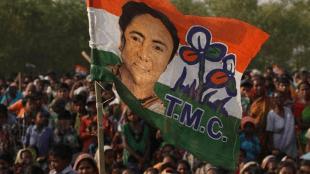 Mamata Banerjee TMC crisis Lok Sabha MPs support NDA | Kakoli Ghosh Dastidar Trinamool Congress split | Sukhendu Sekhar Ray resigns Rajya Sabha | West Bengal political news updates