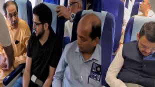 uddhav thackeray devendra fadnavis travel same flight