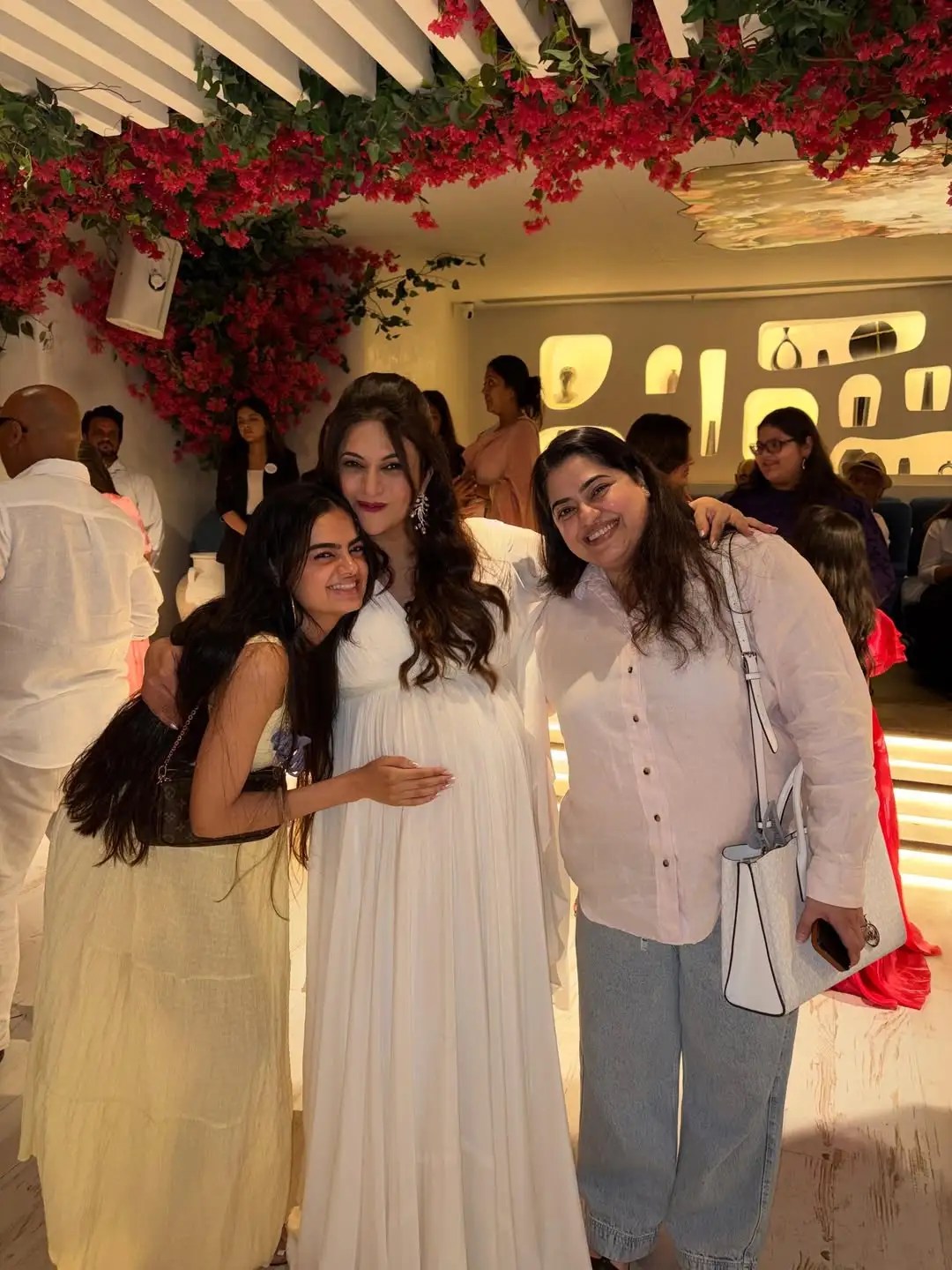Ruhanika Dhawan meets Divyanka baby
