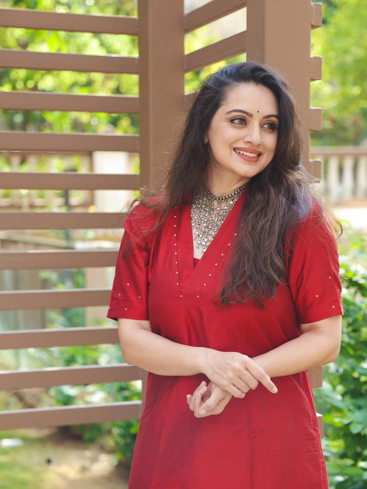 Shruti Marathe shares new glamorous photos