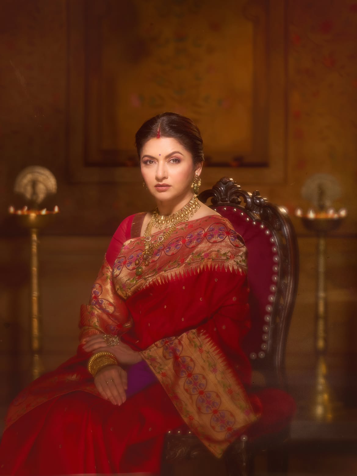 bhagyashree beautiful royal look in saree