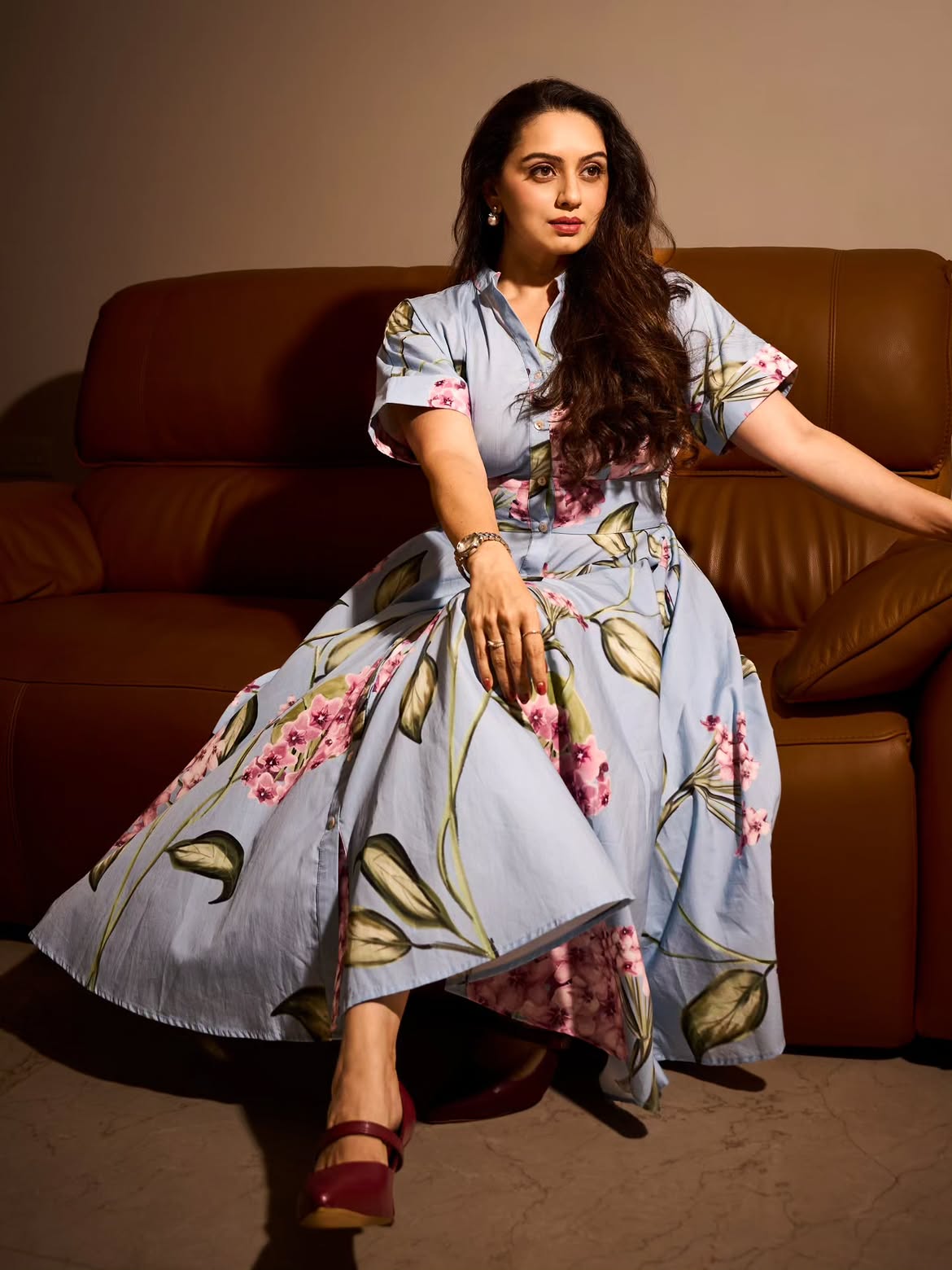 Shruti Marathe shares new glamorous photos