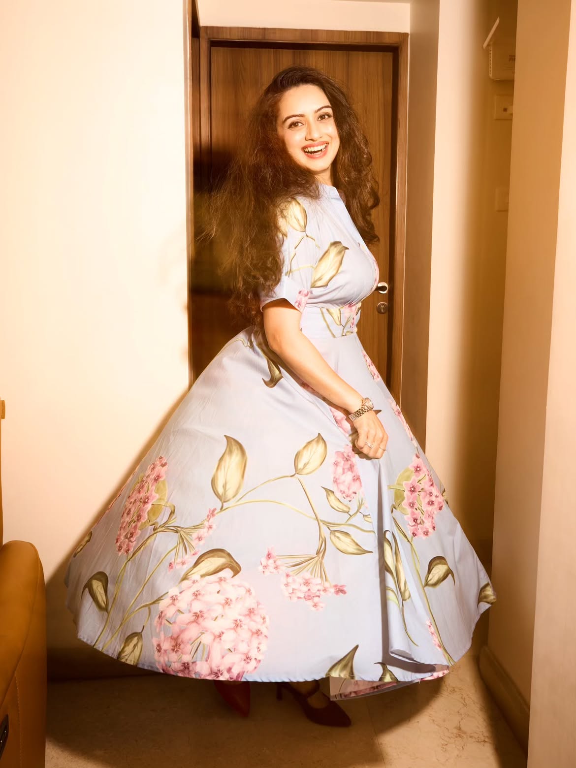 Shruti Marathe shares new glamorous photos