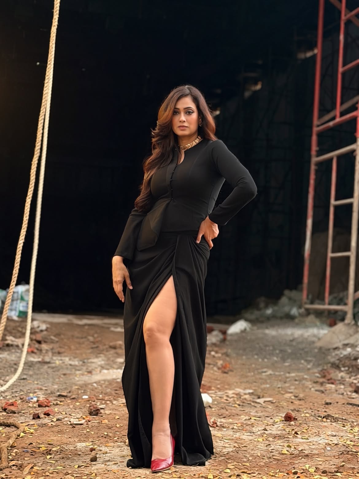 Shweta Tiwari black dress photos