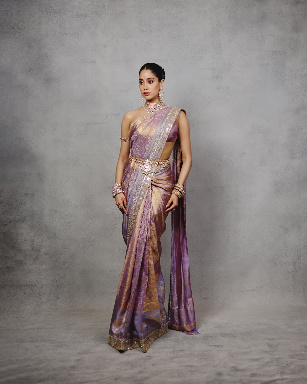 Janhvi Kapoor mehndi photo