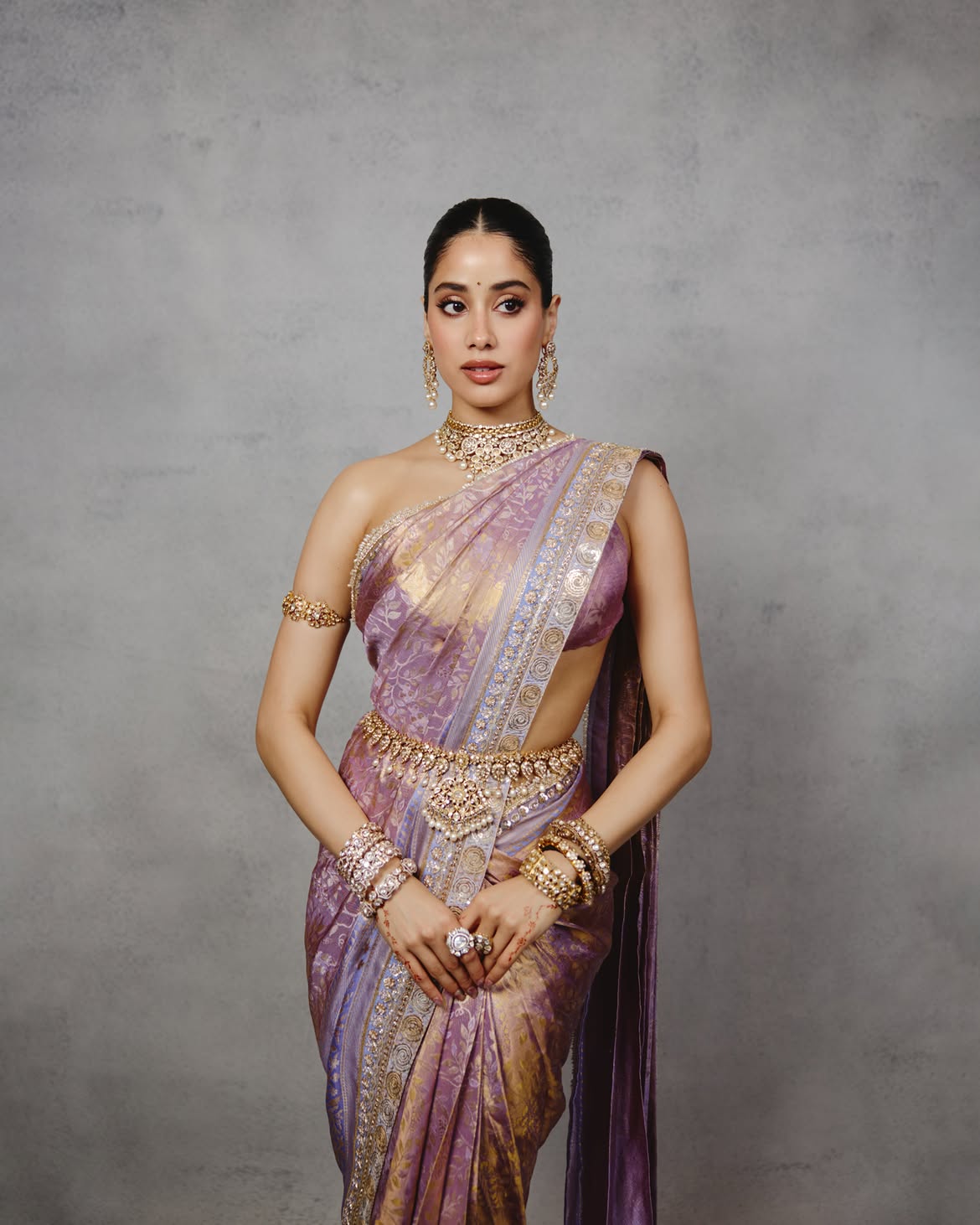 Janhvi Kapoor mehndi photo