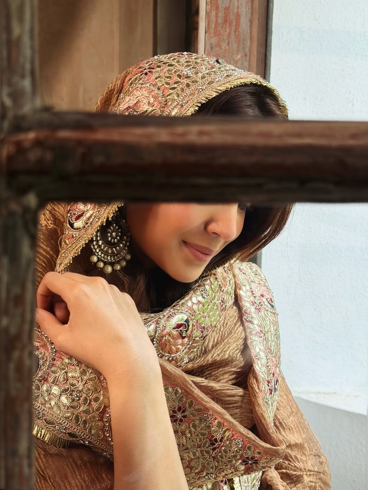 Sharvari Wagh traditional look