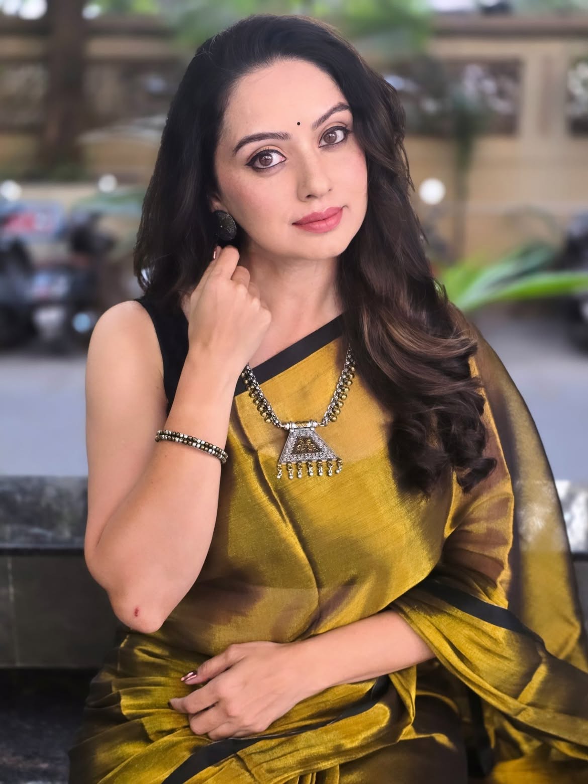 Shruti Marathe shares new glamorous photos