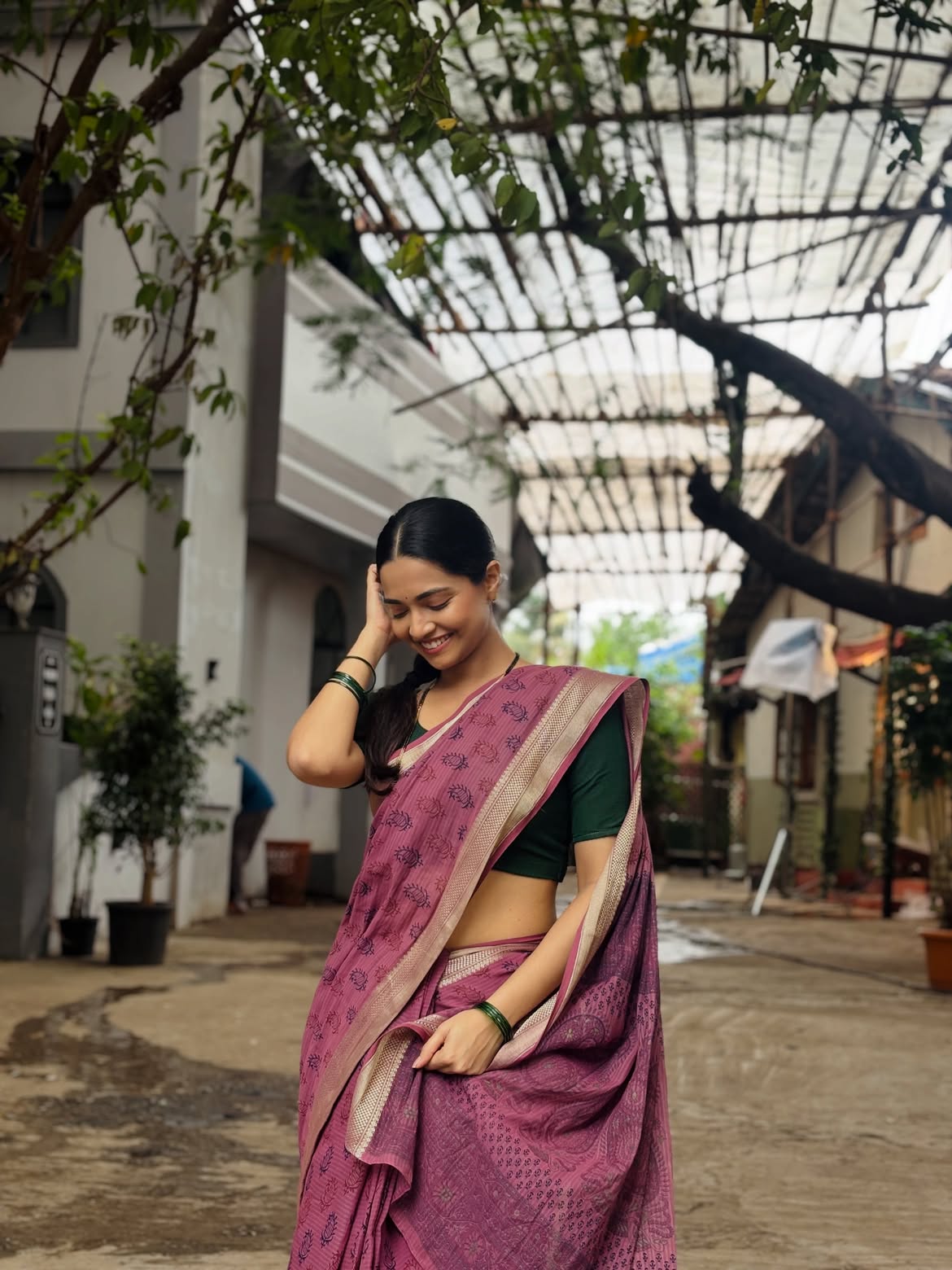 Vallari Viraj purple saree look
